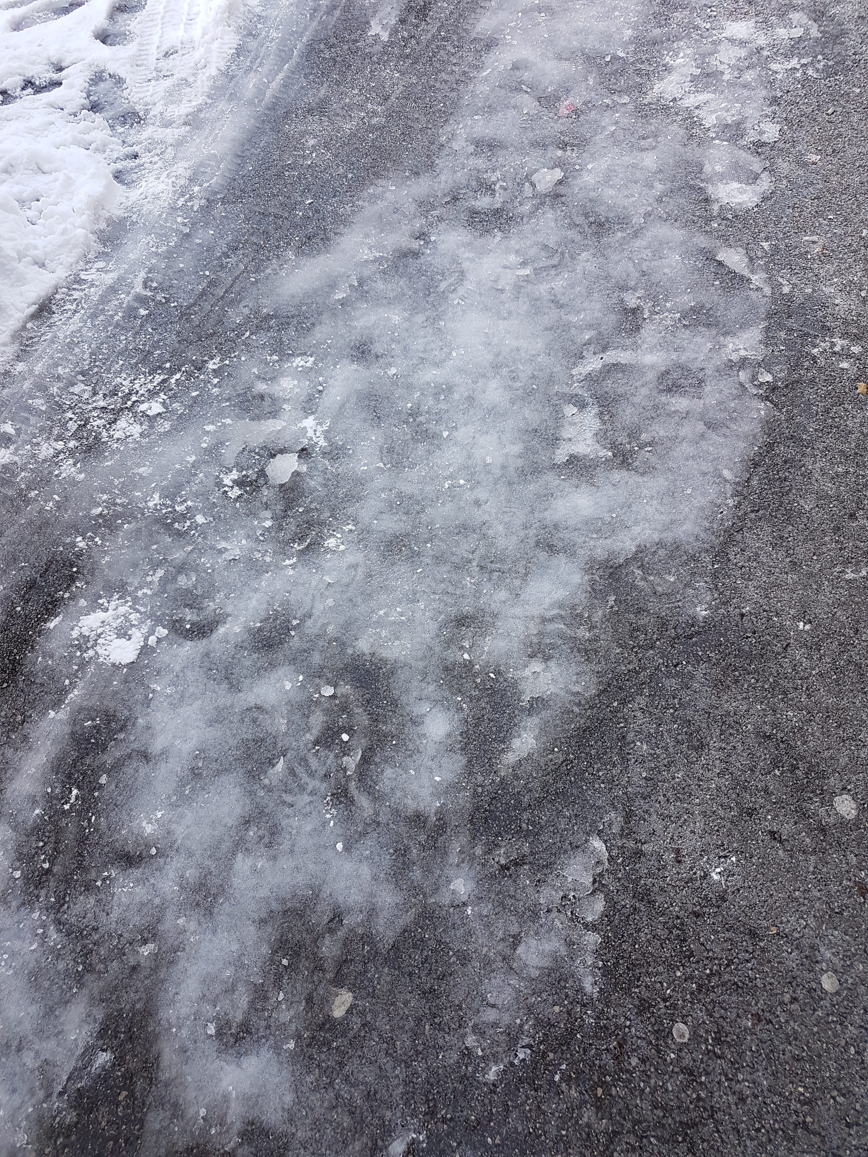 Montesarchio| Pericolo ghiaccio, scuole chiuse anche giovedi 1 Marzo