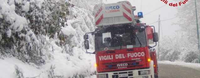 Maltempo: bus fuori strada nel Beneventano, nessun ferito. Pesanti disagi alla circolazione sulla statale Appia