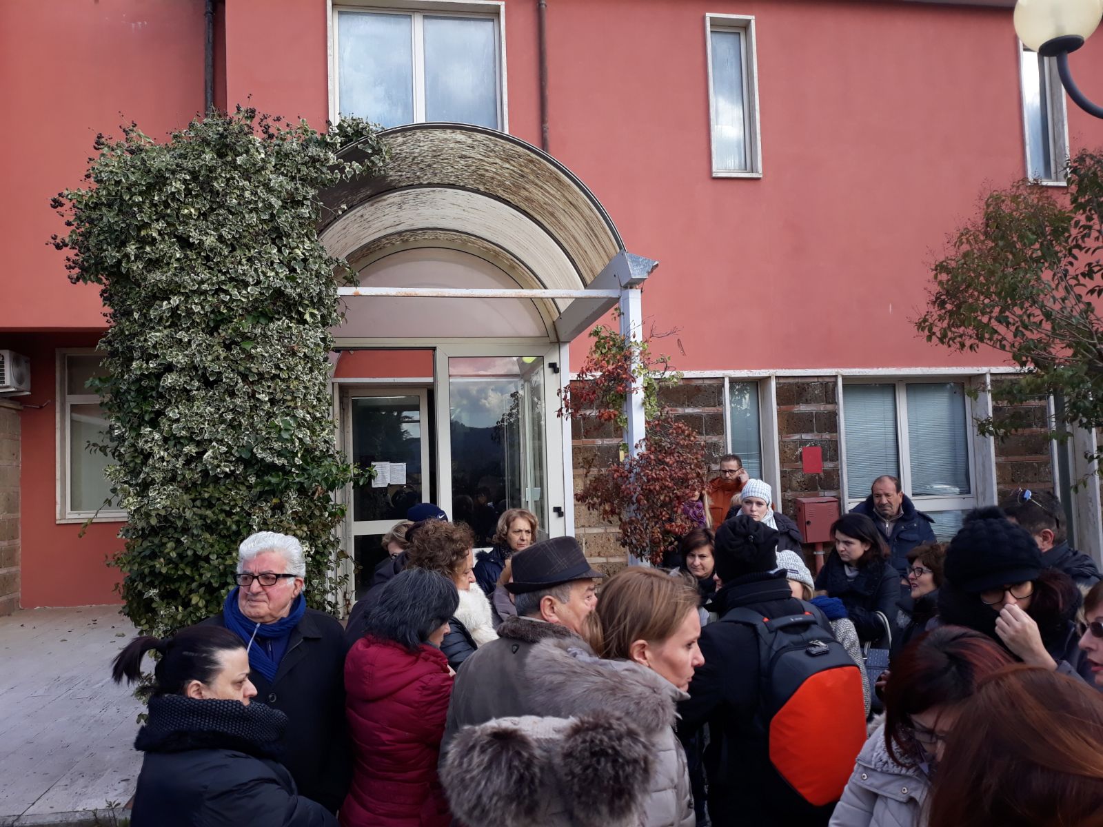 Avellino| Aias chiuso: esplode la protesta delle famiglie
