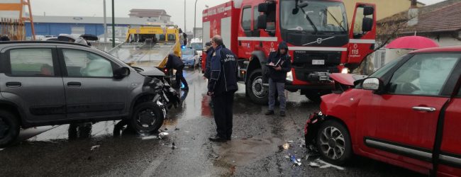 Benevento| Incidente sull’Appia, scontro tra due auto. Due feriti