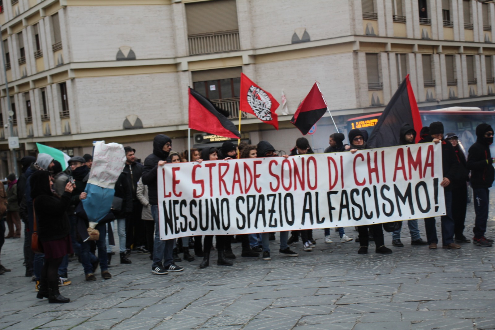 Benevento| Forza Nuova, corteo antifascista composto ma irriducibile