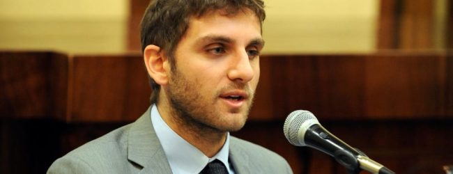 Inchiesta Fanpage: si dimette l’assessore De Luca