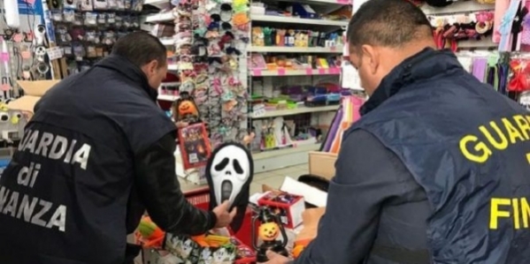 Avellino| Le Fiamme Gialle sequestrano oltre 100 mila prodotti privi del marchio CE