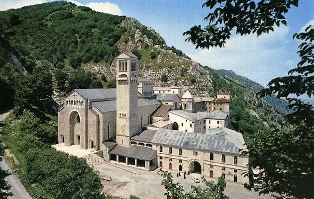 Covid: monaci positivi, chiuse abbazie Montevergine e Loreto