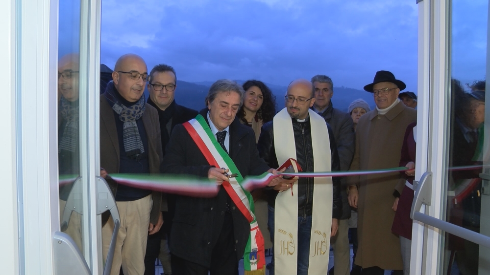Tufo riabbraccia la scuola storica del paese