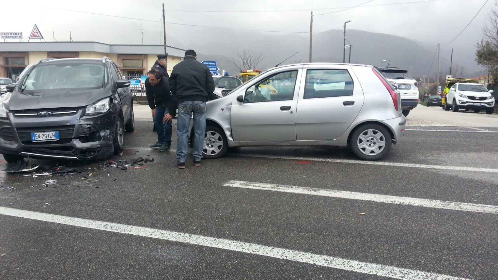 Incidente sull’Appia, tre feriti