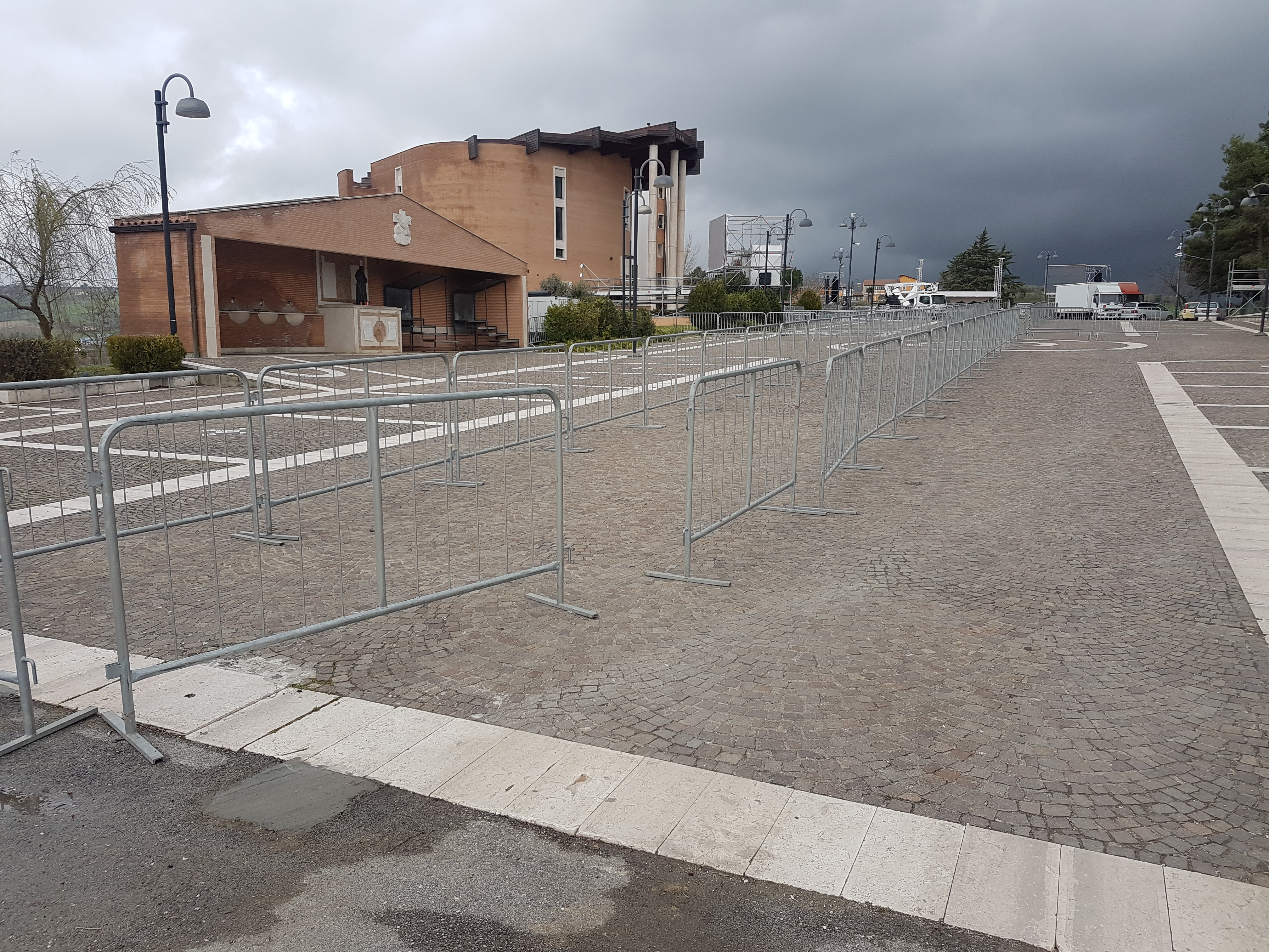 Papa Francesco a Pietrelcina, pellegrini anche dall’estero