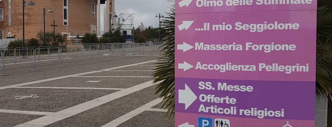 Papa a Pietrelcina: Caritas, tutti in piedi senza privilegi