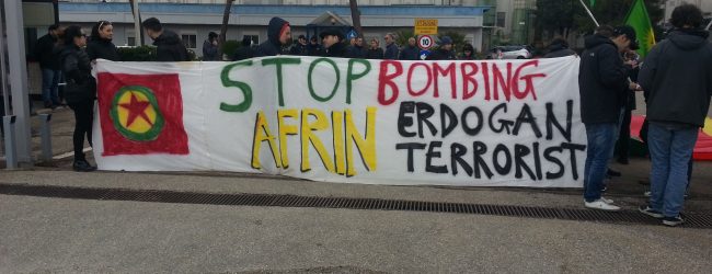 Benevento| L@P e Insurgencia, Leonardo occupata in nome del Kurdistan