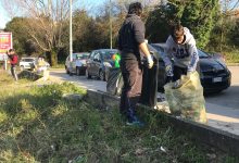 Benevento| I militanti di Casapound ripuliscono i giardini del “Rummo”