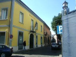 Covid-19, a Paolisi 200 tamponi negativi su 330 persone controllate. Attesa per altri 130