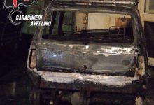 Fiamme nella notte: distrutte due auto nel Vallo di Lauro