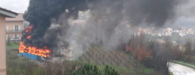 Pratola Serra| Pullman in fiamme: si salvano gli studenti