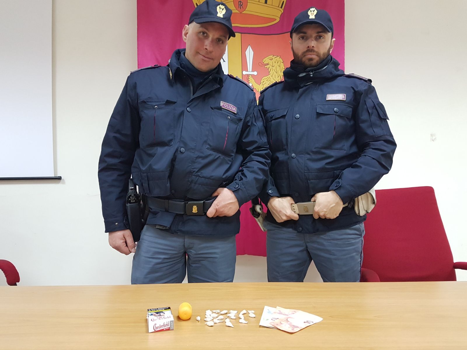 Benevento| Piazza San Modesto: pusher arrestato dalla Polizia