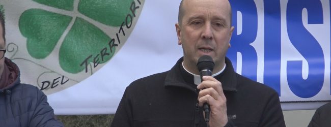 Le dure accuse del parroco Don Gennaro in una lettera aperta . Solidarietà alle ” Mamme Sannite”