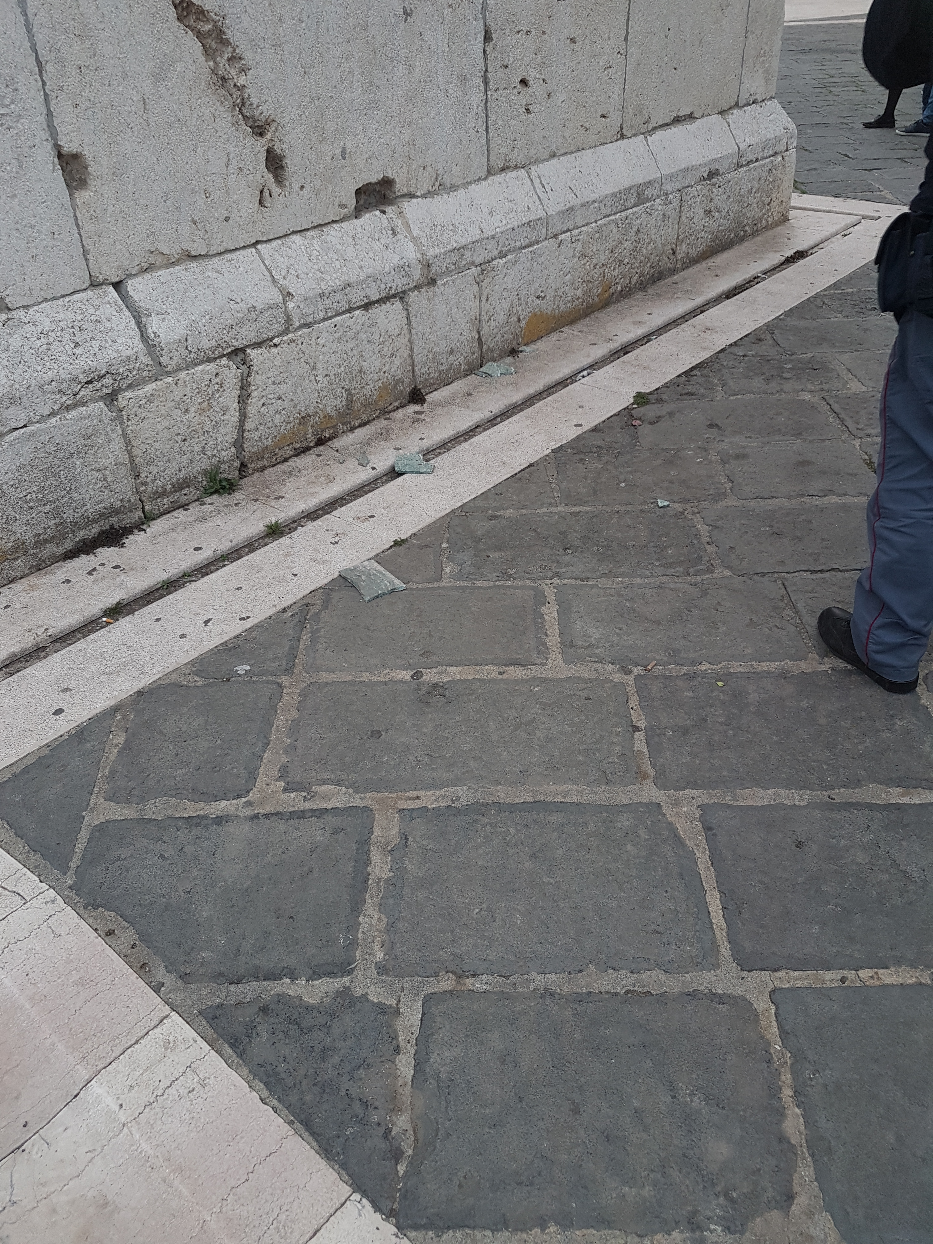 Benevento| Campanile Santa Sofia,danni alla cartina geografica del ducato di Benevento/Foto