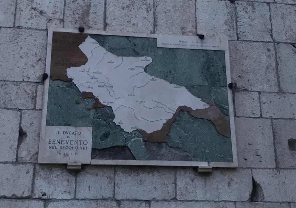 Benevento| Campanile di Santa Sofia…cade pezzo del Mar Tirreno