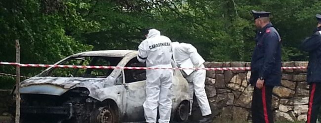Tocco Caudio| Trovato cadavere carbonizzato all’interno di un’auto. Ipotesi omicidio