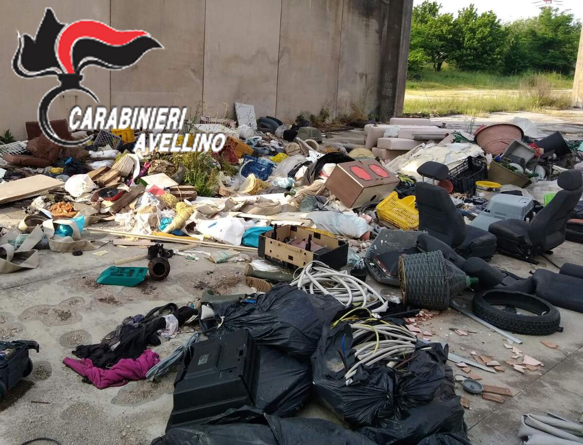 Cervinara| Pneumatici, frigoriferi, tv e mobili fuori uso: sequestratra discarica abusiva