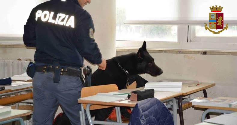 Avellino| Spaccio a scuola, sequestrati 24 grammi di droga