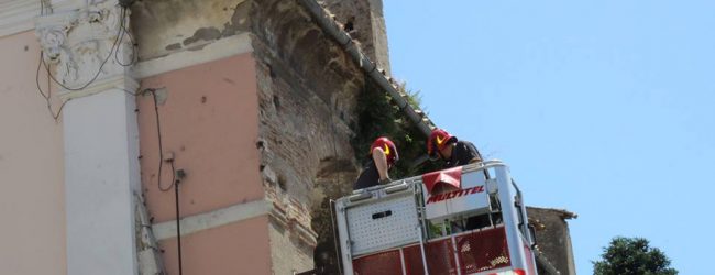 Benevento| Piovono pezzi di vetro, intervento dei Vigili del Fuoco