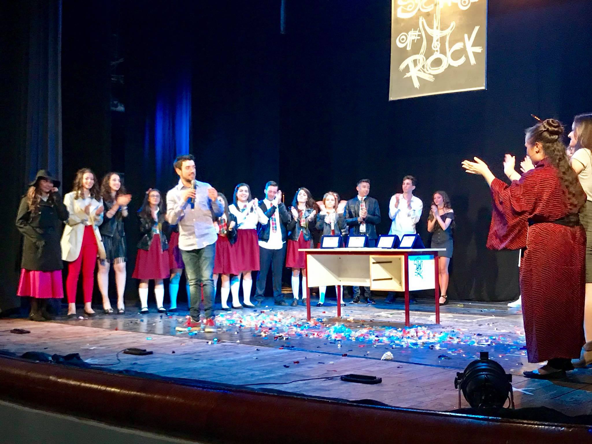 Benevento| Accademia di Santa Sofia: pienone per il musical “School of Rock”