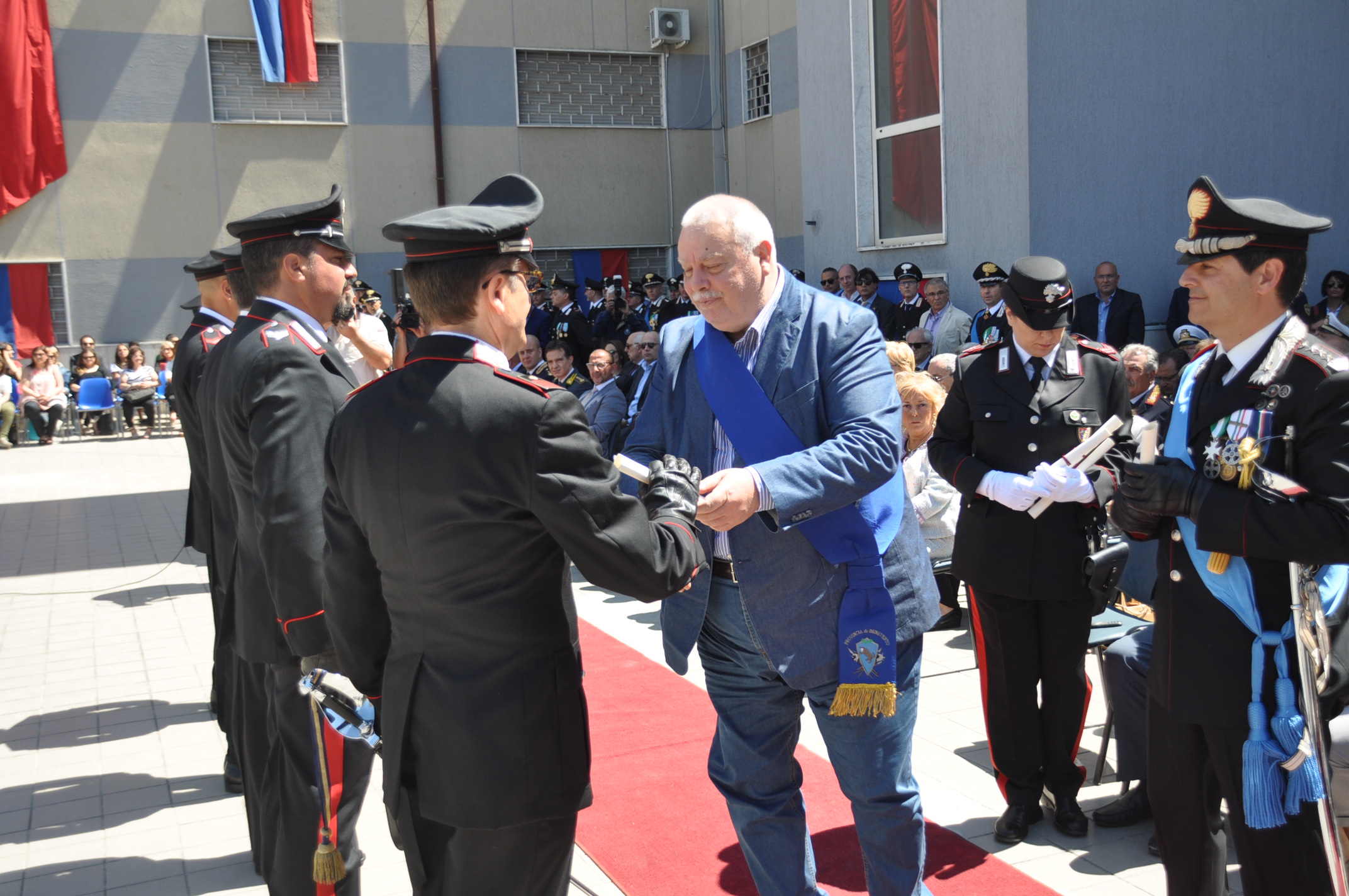 Benevento| Festa dei Carabinieri, Ricci consegna una onoreficenza