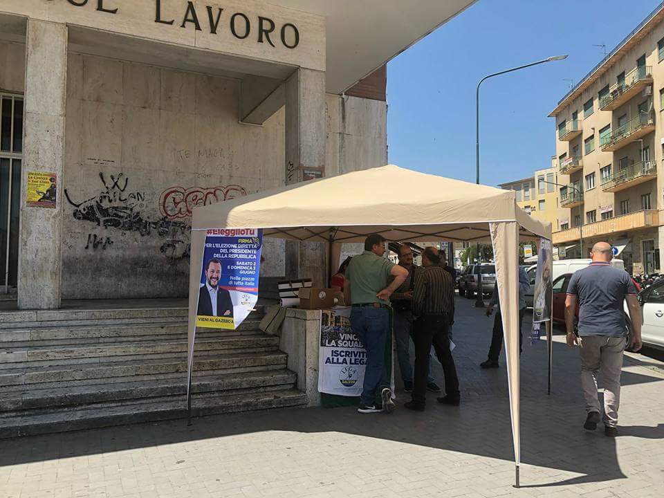 Minacce al gazebo della Lega a Piazza Risorgimento