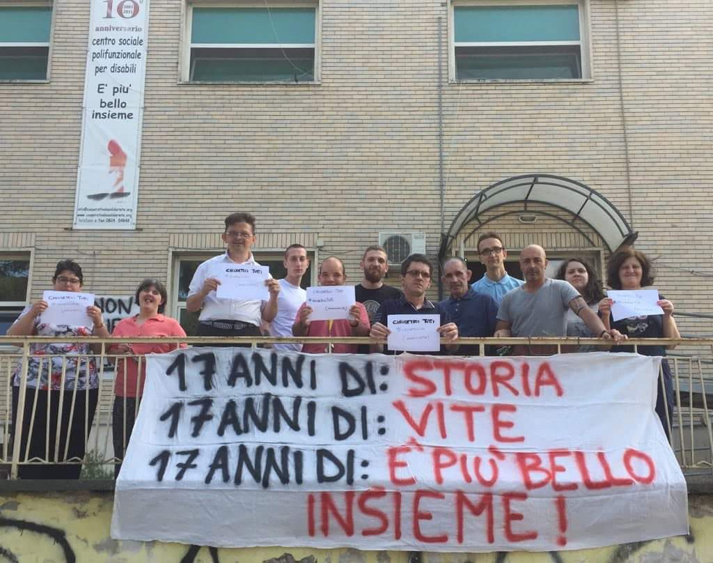 Benevento| #chiudetecitutti, il presidio del centro “E’ piu bello insieme”