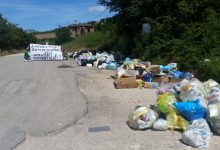 Benevento| Interinali Asia,striscione nei rifiuti di contrada Serretelle