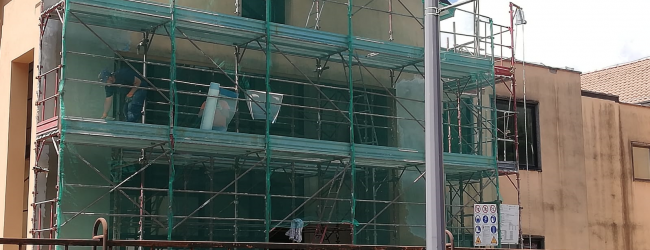 Avellino| L’intonaco cade a pezzi, avviati i lavori sulla facciata del Conservatorio
