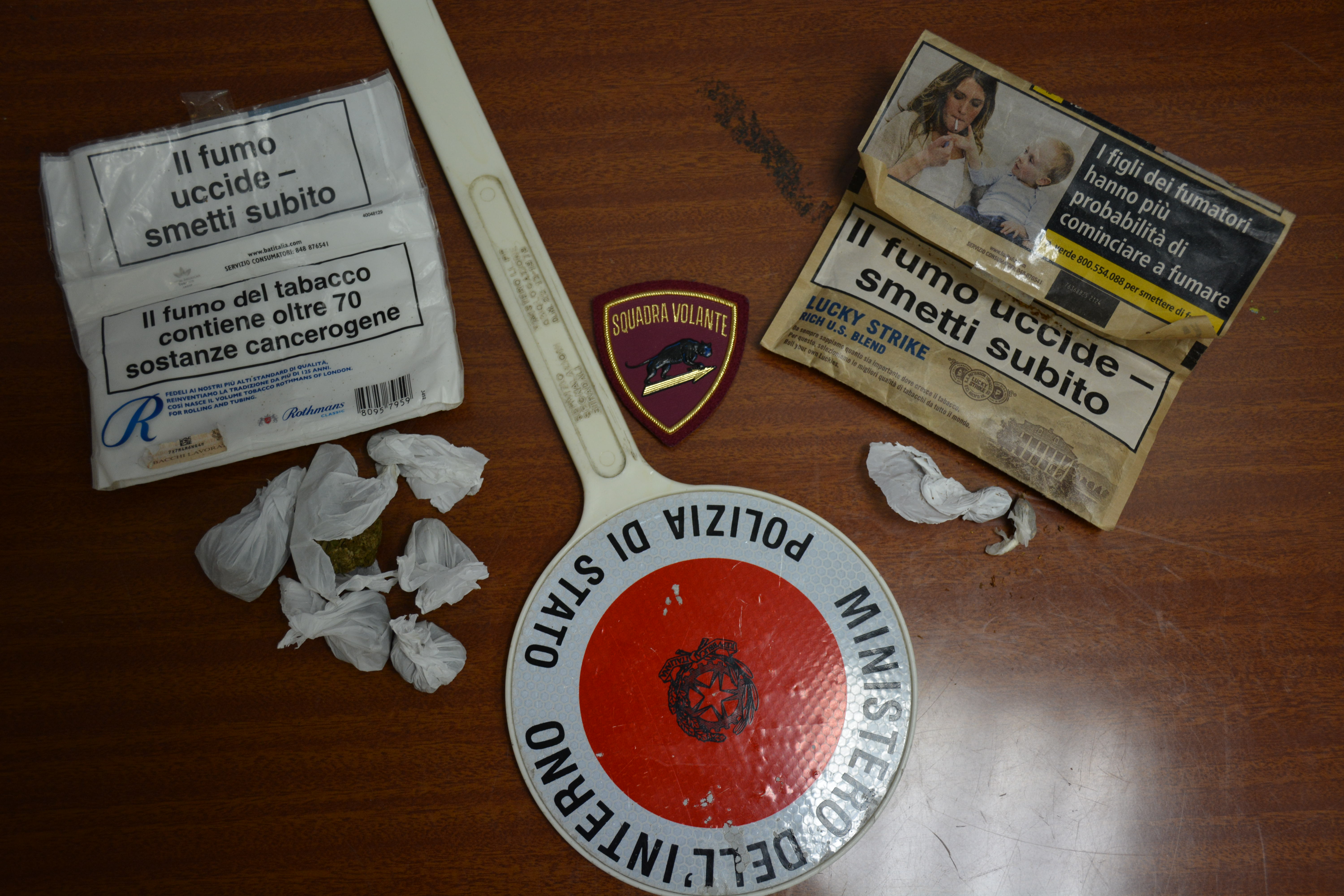 Benevento| Pusher trovato in possesso di sei dosi di marijuana, denunciato dalla Squadra Volanti.