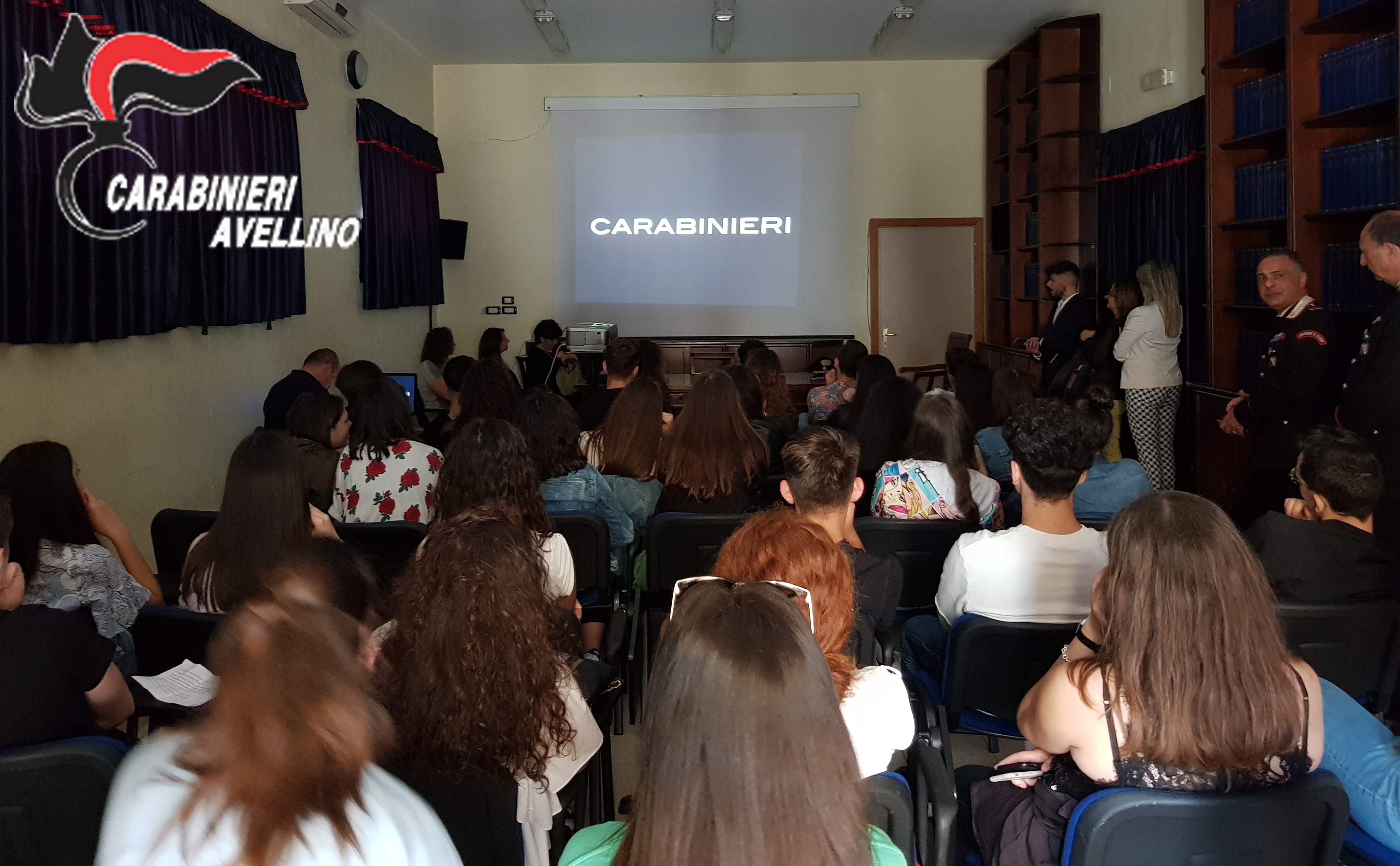 Avellino| Alunni di “Convitto” e “De Caprariis” a lezione dai carabinieri