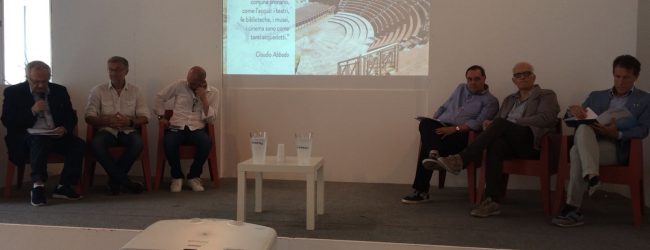 Teatro Romano illuminato. Abbate: attacco frontale a Vigorito