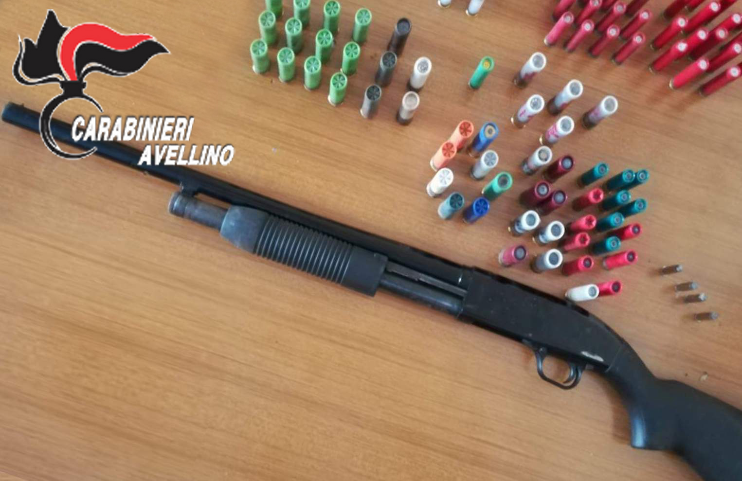 Baiano| Fucile a pompa con matricola abrasa nascosto in casa, in manette 55enne