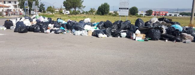 Benevento| Cumuli di rifiuti a Piano Cappelle, il sindaco Mastella: ritrovati rifiuti particolari forse tossici
