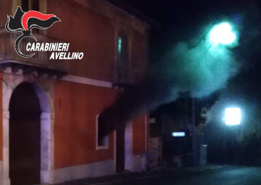 Ospedaletto D’Alpinolo| Fiamme in un bar, nessun ferito