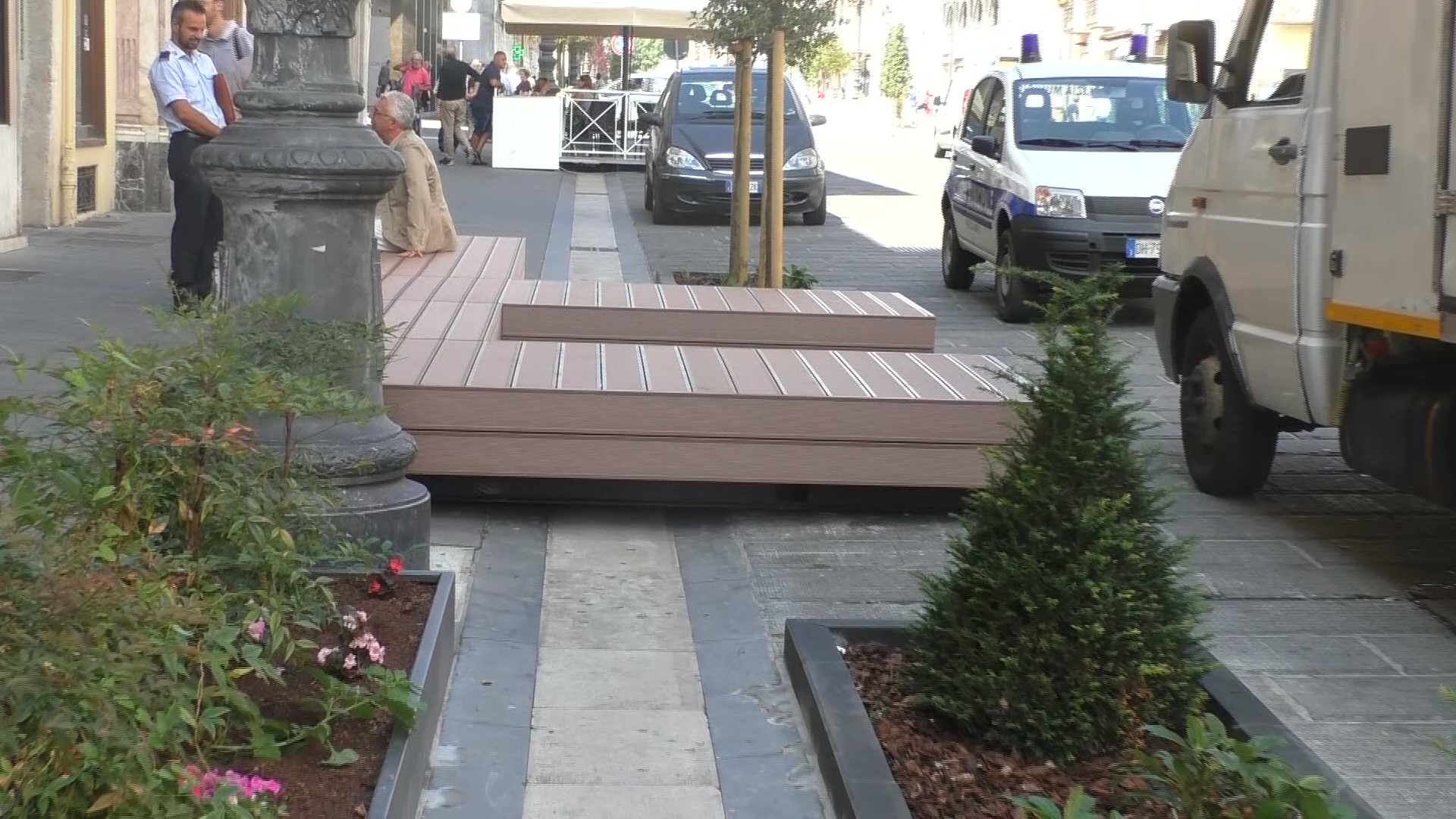 Avellino| Corso Vittorio Emanuele, ecco le panchine anti-writers