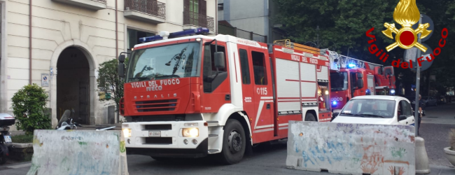 Avellino| Contatori in corto circuito, fumo e fiamme in un palazzo del corso