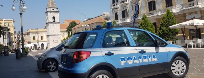Benevento| Spaccia ai domiciliari: beccato dalla Polizia