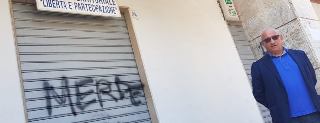 Avellino| Scritta offensiva sulla serranda del circolo Pd, la denuncia del segretario Russo