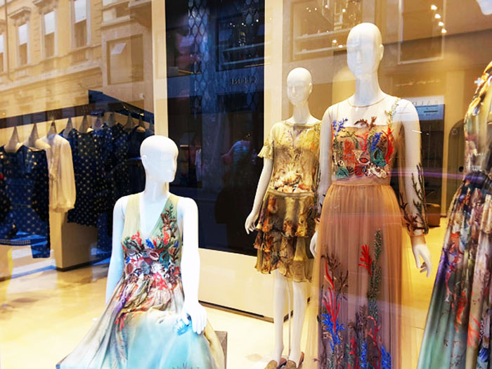 Atripalda| Rubano abiti costosi in una boutique, denunciate 2 giovani donne