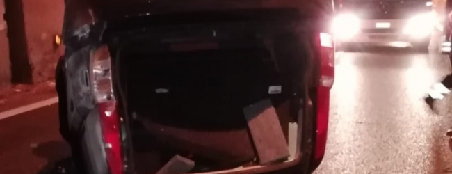Avellino| Auto si ribalta in galleria, ragazza ferita trasportata al “Landolfi”