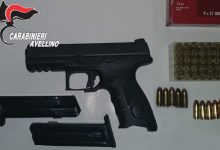 Atripalda| Spara dei colpi con la sua pistola in strada, denunciato 50enne