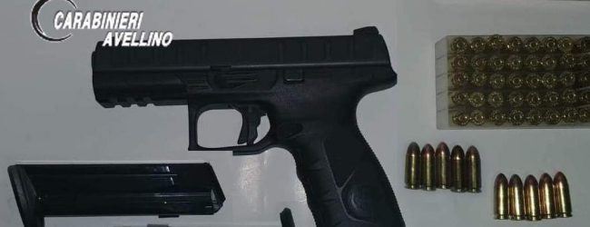 Atripalda| Spara dei colpi con la sua pistola in strada, denunciato 50enne