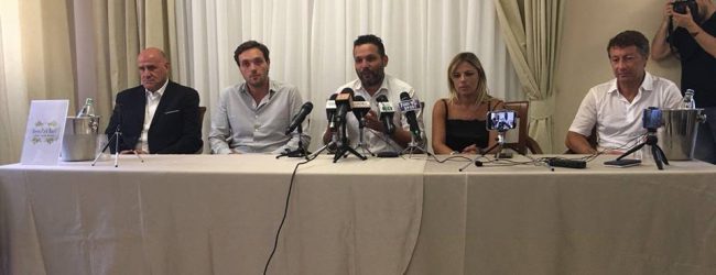 Avellino, presentati direttore sportivo e allenatore. De Cesare: “Il nostro obiettivo? Operare con regolarità”