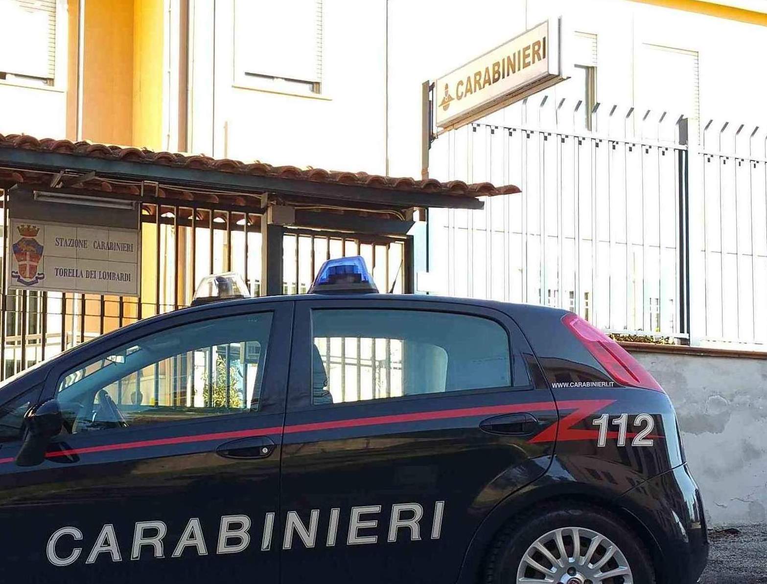 Commercianti truffati in Alta Irpinia: due donne denunciate dai carabinieri