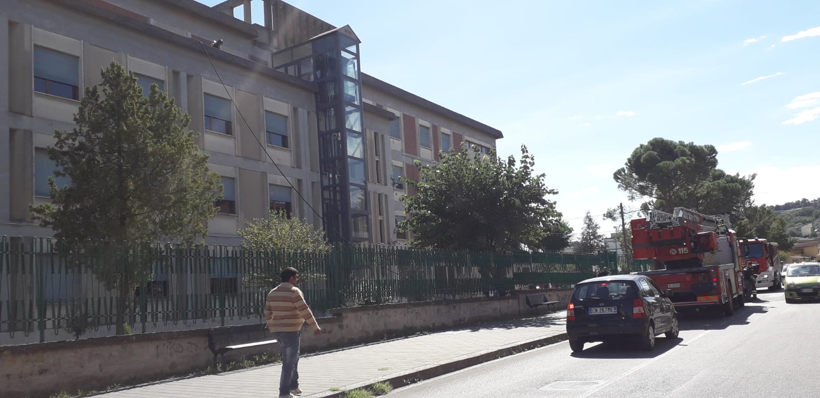 Benevento| Incendio scuola Bosco Lucarelli, le mamme: la scuola non è sicura