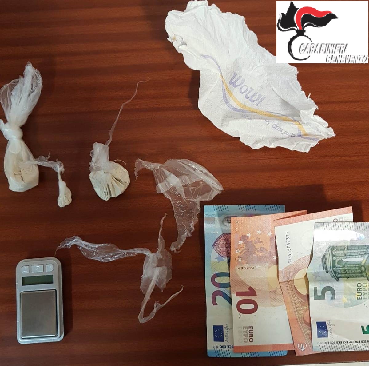 Benevento| I Carabinieri beccano dipendente Asia con droga