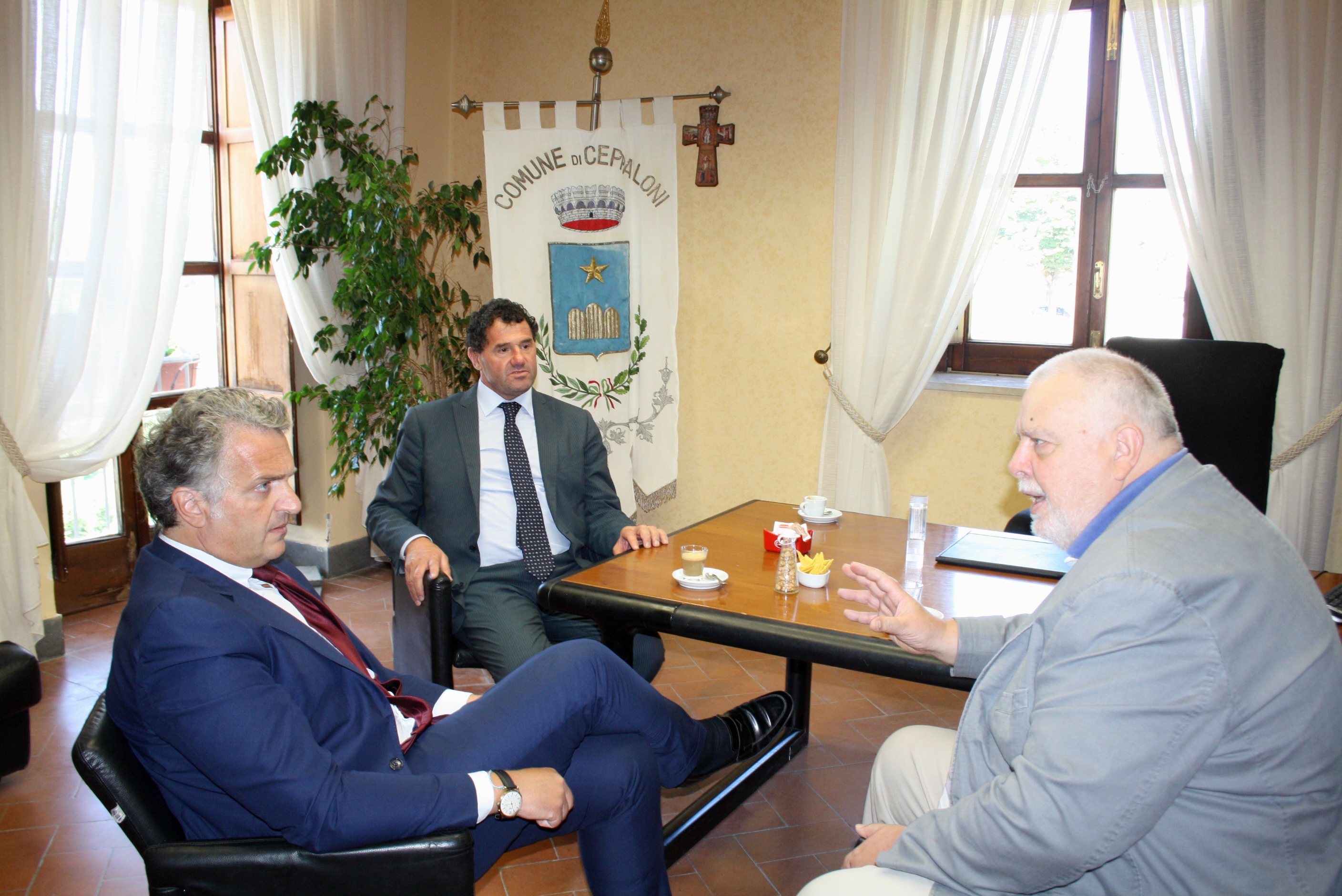 Claudio Ricci a Ceppaloni, incontro con il sindaco De Blasio